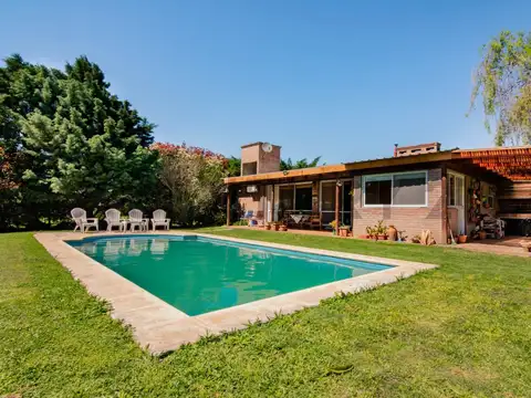 Venta Casa 1 Dormitorio en Funes Town con piscina