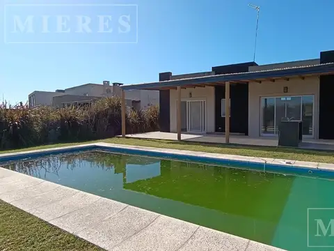 Casa en Venta en El Cantón - Barrio Puerto, USD 255.000