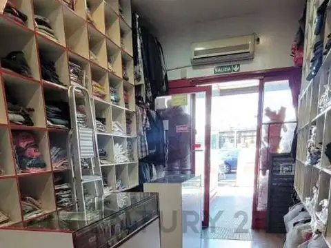 Alquiler local 40m2 sobre Av Rivadavia