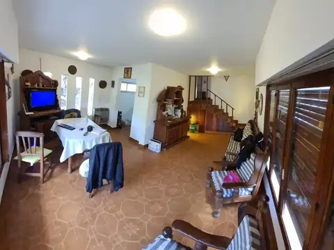 Casa 6 ambientes con 3 baños