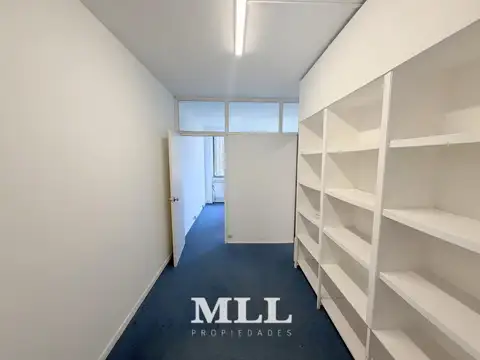 Tucuman al 1500 y Paraná. Oficina al frente, muy luminosa! Apto prof.