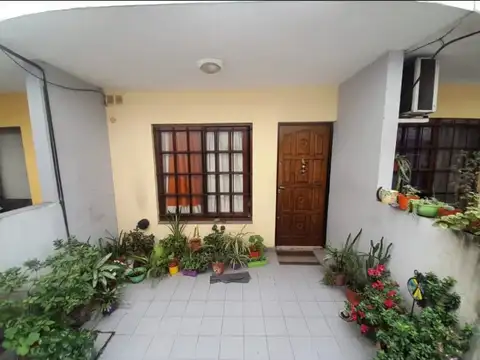 Depto Tipo Casa en Venta de 2 ambientes
