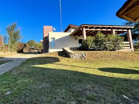Venta de 4 magnificas cabañas a 1 cuadra del río, B° Santa Mónica. Cód (1007)