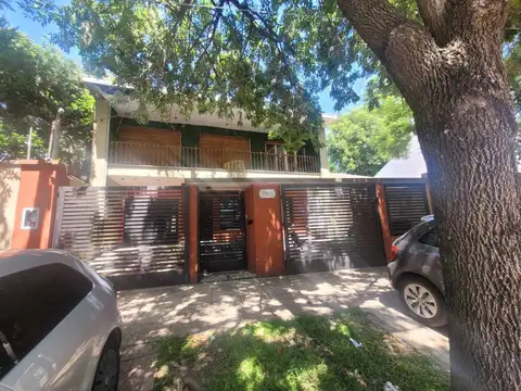 Venta casa con pileta, Martinez