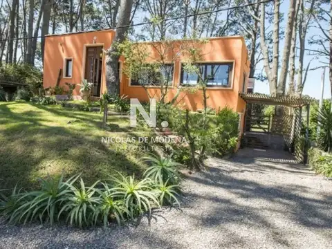 Impecable casa en venta comodo e iluminada.