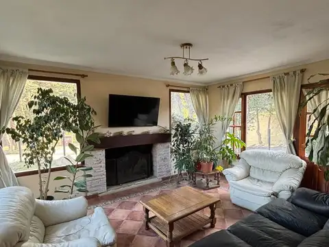 Casa 5 ambientes con 2 baños