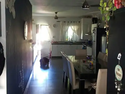 Profesor Carlos Vieira Mendez 2200