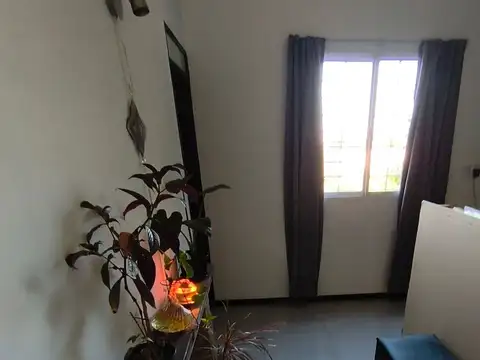 Casa 7 ambientes con 2 baños