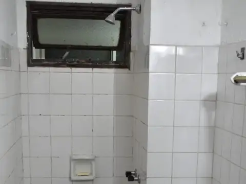 EN VENTA DEPARTAMENTO EN AVELLANEDA, DOCK SUD. EDIFICIO 33B SEGUNDO PISO - FICHA 8857