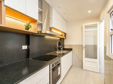 Venta piso 4 ambientes al frente Balvanera