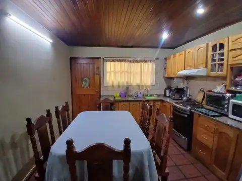 VENTA CASA CON LOCAL EN TEMPERLEY