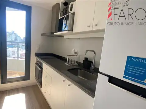 Comoda y soleada unidad con vista a playa brava