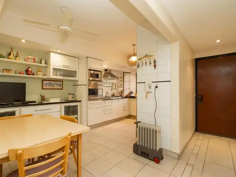 Casa 5 ambientes con 3 baños