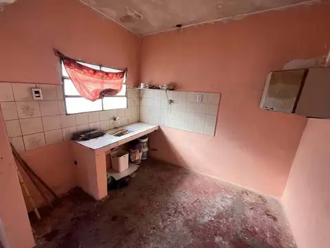 Casa 2 ambientes con 1 baño