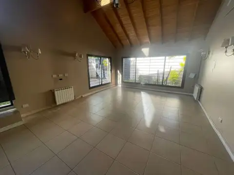 Aristóbulo Del Valle 800