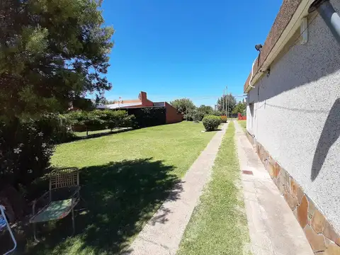 Casa 3 ambientes con 2 baños