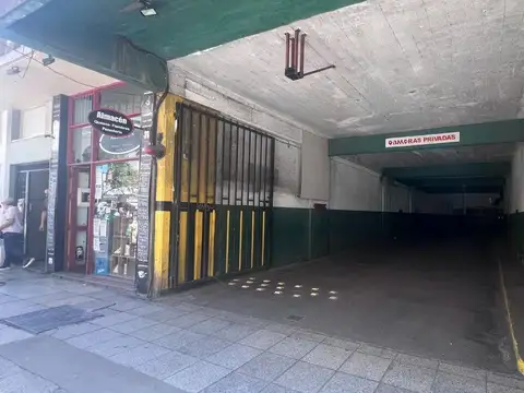 VENTA COCHERAS ZONA CENTRO CON ELEVADOR 12000USD