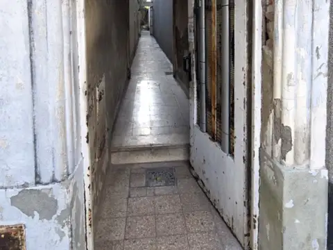 Casa 9 ambientes con 3 baños