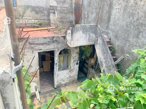 Casa en lote propio, zona R2 Ideal Dúplex o Refacción.