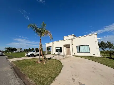 CASA VENTA COUNTRY SAN LUCAS 4 AMB EN SAN VICENTE