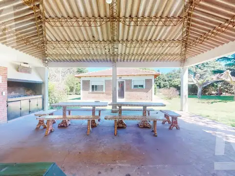 Excelente casaquinta en venta  en Etcheverry