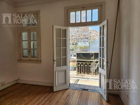 Oficina 6 ambientes con 1 baño