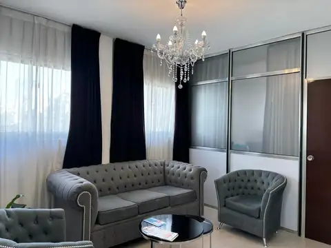 Oficina/ consultorio muy buen estado. Piso alto