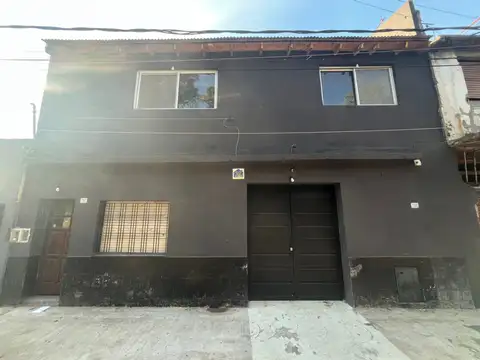 PH 5 ambientes con galpón en Venta en San Andres