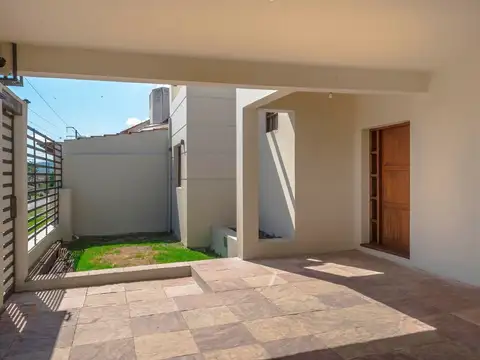 Casa en Alquiler en Barrio Grand Bourg, USD 1.300