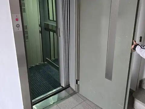 Oficina 5 ambientes con 1 baño