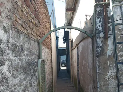 Galpón / Terreno en Tablada