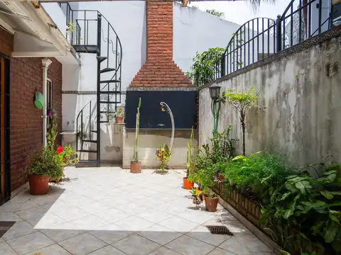 Depto Tipo Casa en Venta con 1 cocheras