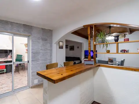 CASA Y GALPÓN EN VENTA BARRIO PARQUE CASA