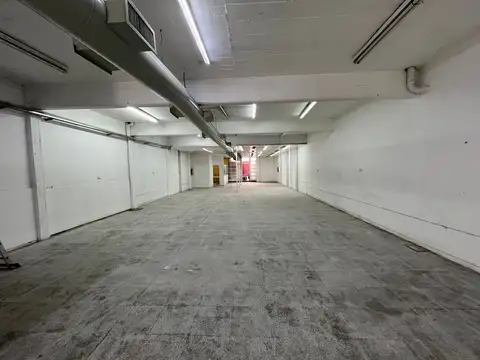 Galpón en alquiler DE 300 M2  en Flores, a metros avenida avellaneda (foco comercial)