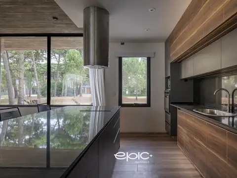 Casa en Alquiler Temporal en Pinamar, USD 4.900