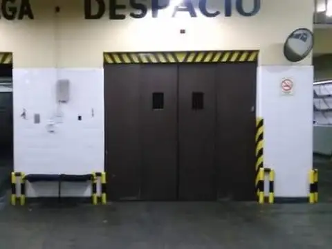 Cochera en edificio privado de cocheras - Zona Balvanera Uriburu al 400