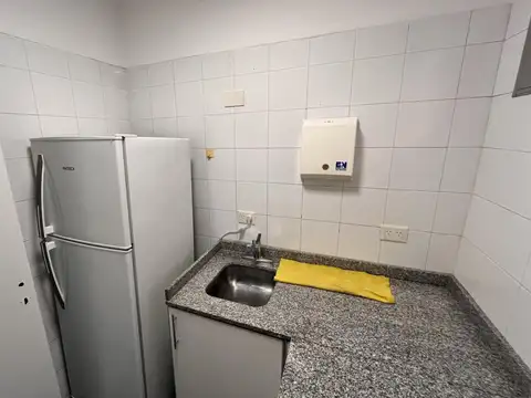 Oficina 4 ambientes con 3 baños