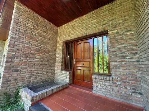 Casa en Alquiler en Bella Vista, USD 2.500