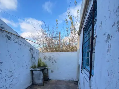 Oficina 5 ambientes con 2 baños