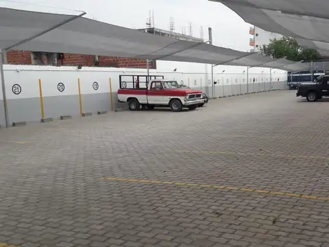 Venta Cochera en  Calle San Luis al 700