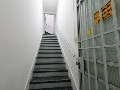 VENTA PH 5 AMBIENTES/ EXC UBIC/IDEAL USO COMERCIAL