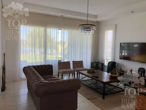 Casa en Venta en El Canton - Norte, USD 450.000