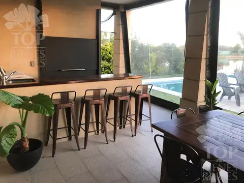 Casa 6 ambientes con 3 baños