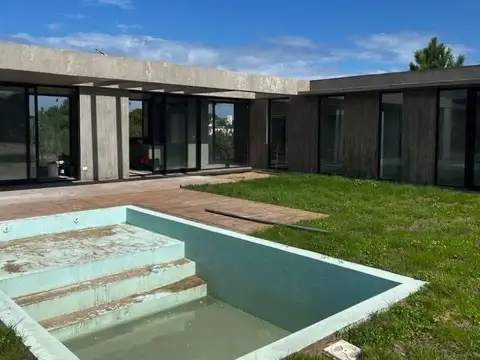 VENTA CASA 772 M2 PINAMAR GARAGE JARDIN PISCINA