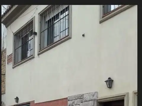 Casa En P.h. A Reciclar en dos plantas en venta en R. Mejia-