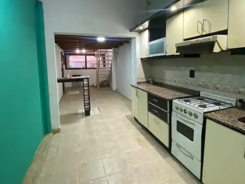 Depto Tipo Casa en Alquiler de 3 ambientes