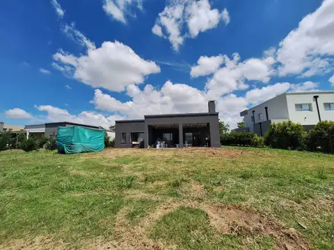 Casa en Venta en El Cantón - Barrio Islas, USD 250.000