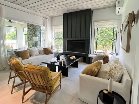 Casa en Alquiler Temporal con 2 cocheras