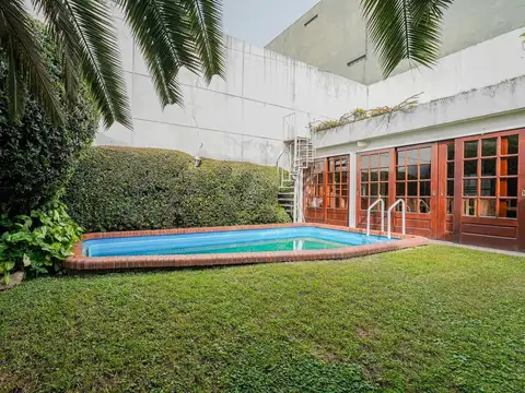 CASA 5 AMBIENTES VENTA FLORES QUINCHO PILETA