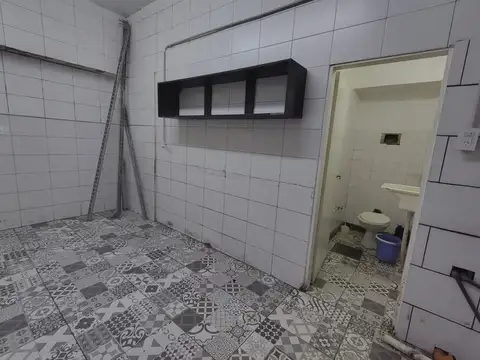 Local en alquiler en Moron frente a estacion de trenes